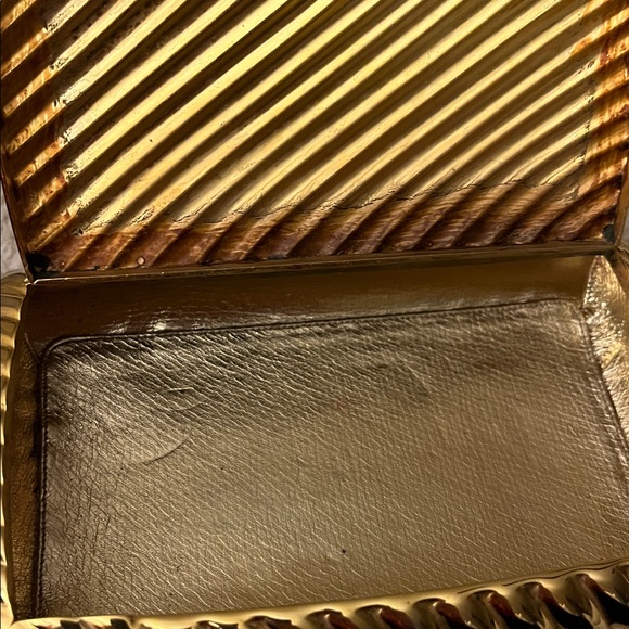 JUDITH LEIBER gold shell pattern clutch (does not fit cell phone) - Picture 5 of 6